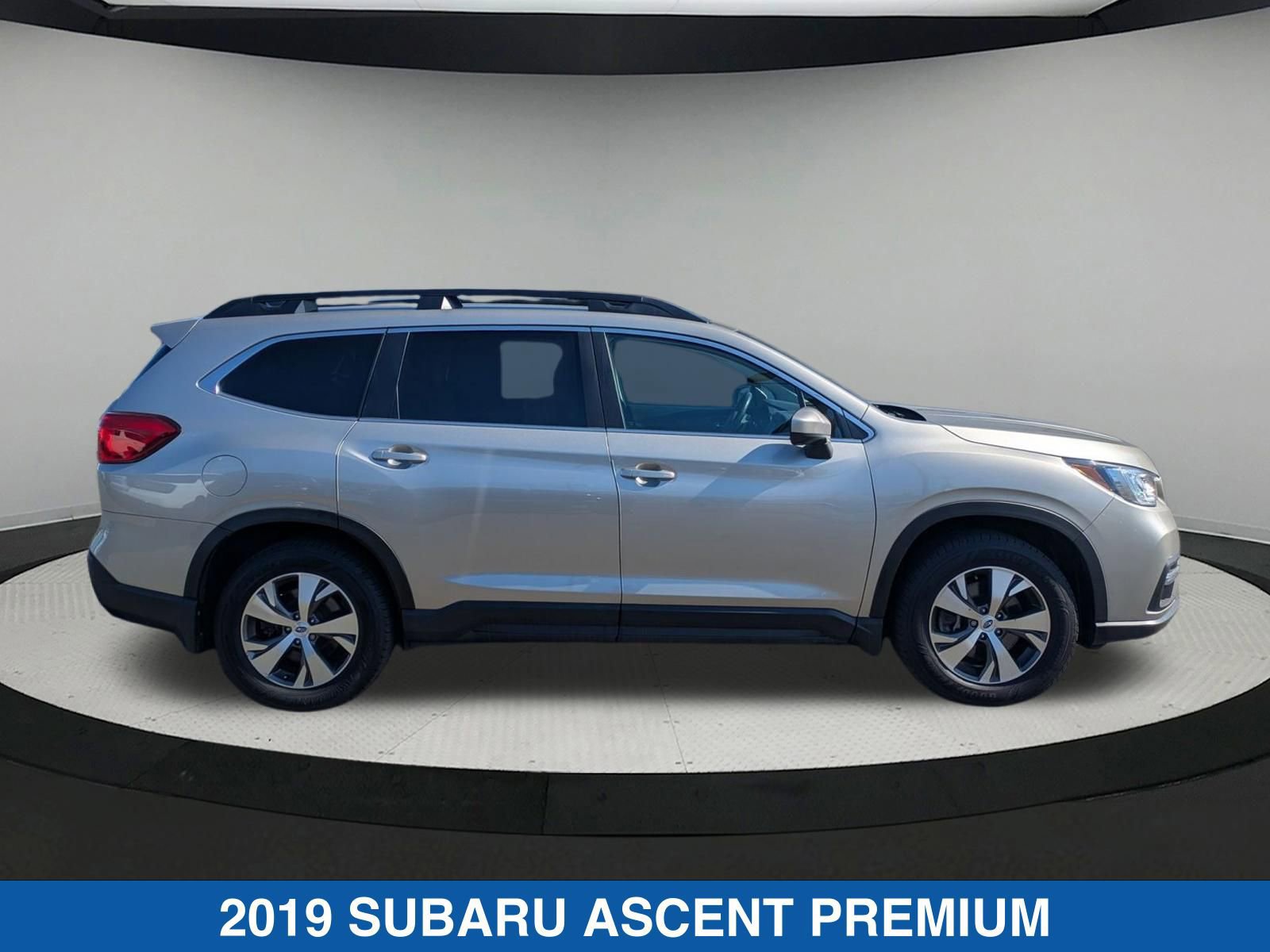 Used 2019 Subaru Ascent Premium image 2