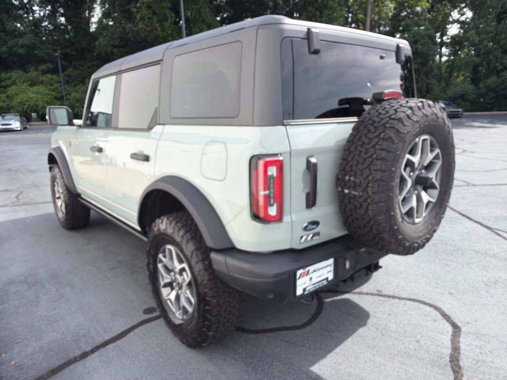 Used 2024 Ford Bronco Badlands AWD/4WD image 9
