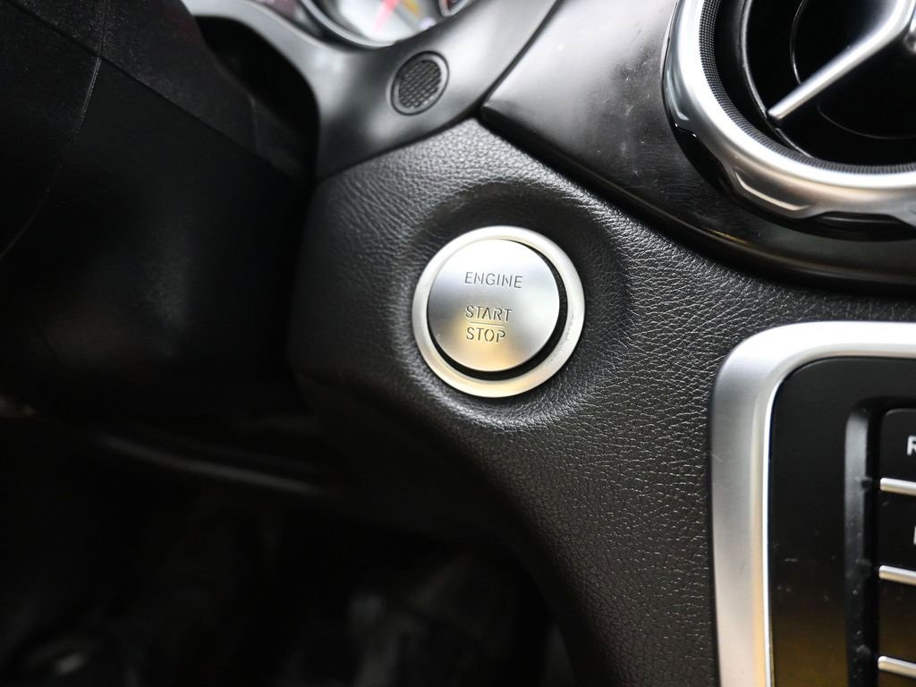 Used 2018 Mercedes-Benz GLA 250 4MATIC image 22