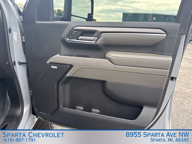 Used 2024 Chevrolet Silverado 2500 ZR2 w/ Technology Package AWD/4WD image 31