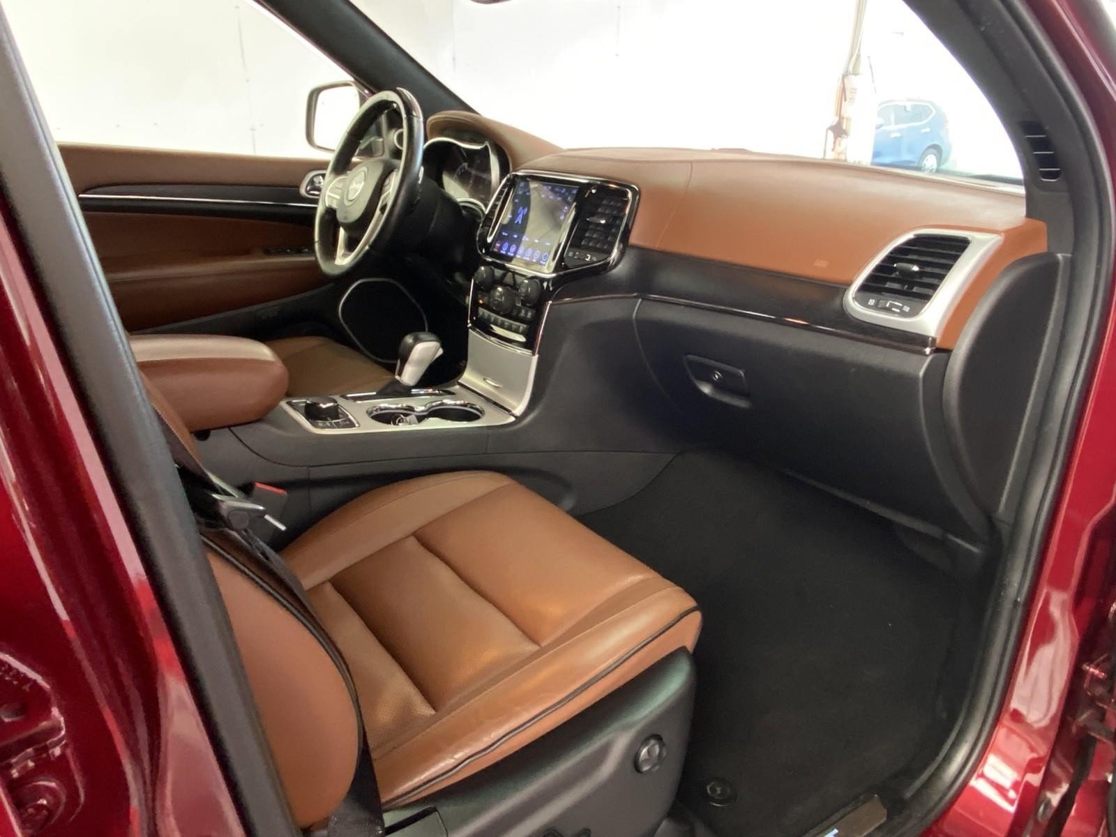Used 2019 Jeep Grand Cherokee Summit AWD/4WD image 8