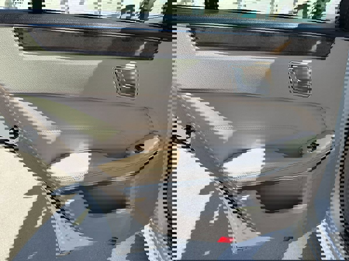 Used 2014 Mercedes-Benz E 350 Sport image 19