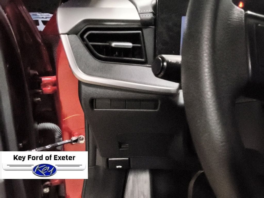 Used 2025 Nissan Kicks SV AWD/4WD image 19