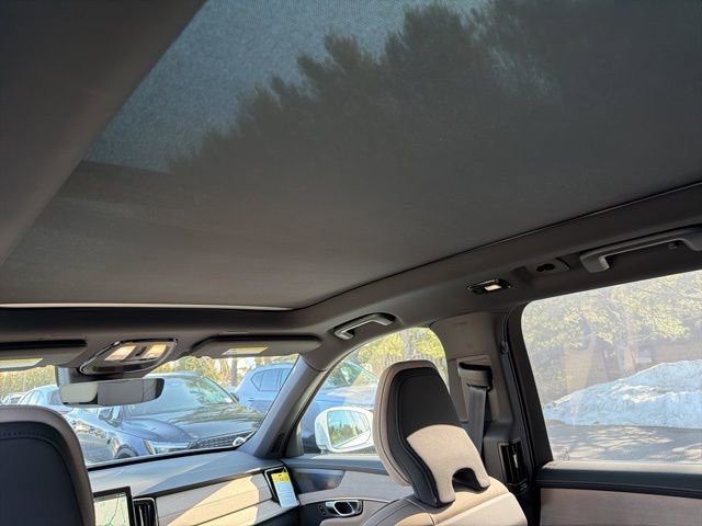 New 2026 Volvo XC90 B6 Plus w/ Protection Package Premier AWD/4WD image 14