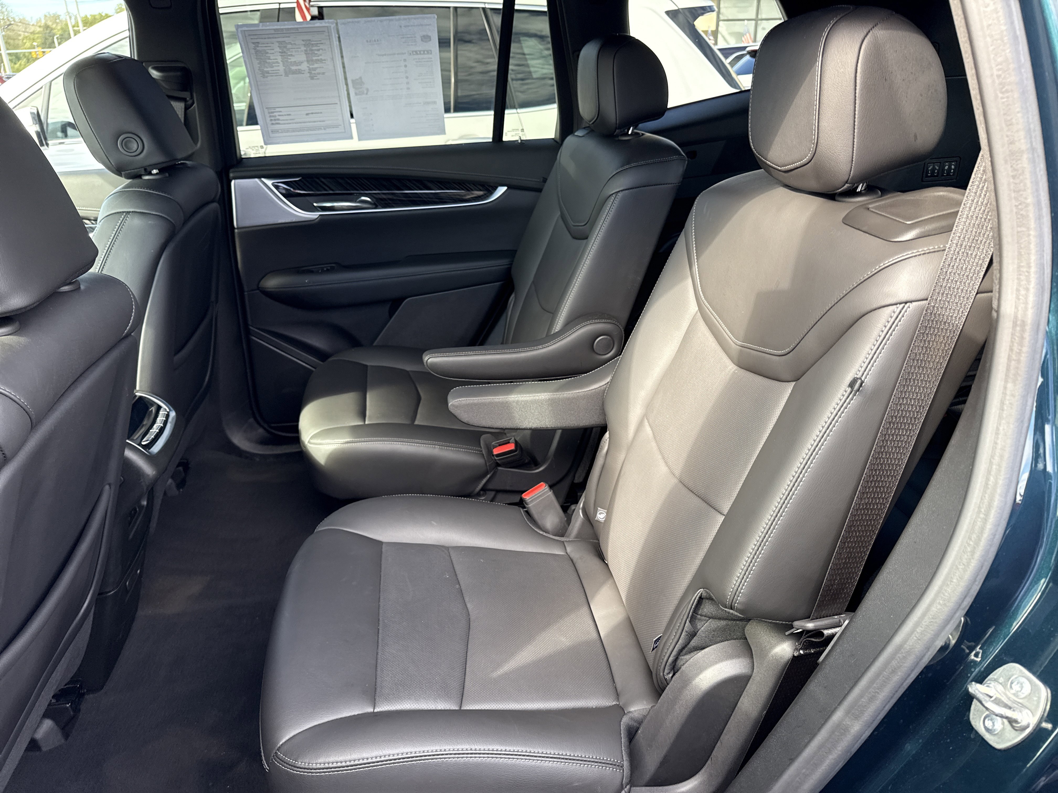 Certified 2025 Cadillac XT6 Premium Luxury FWD image 34