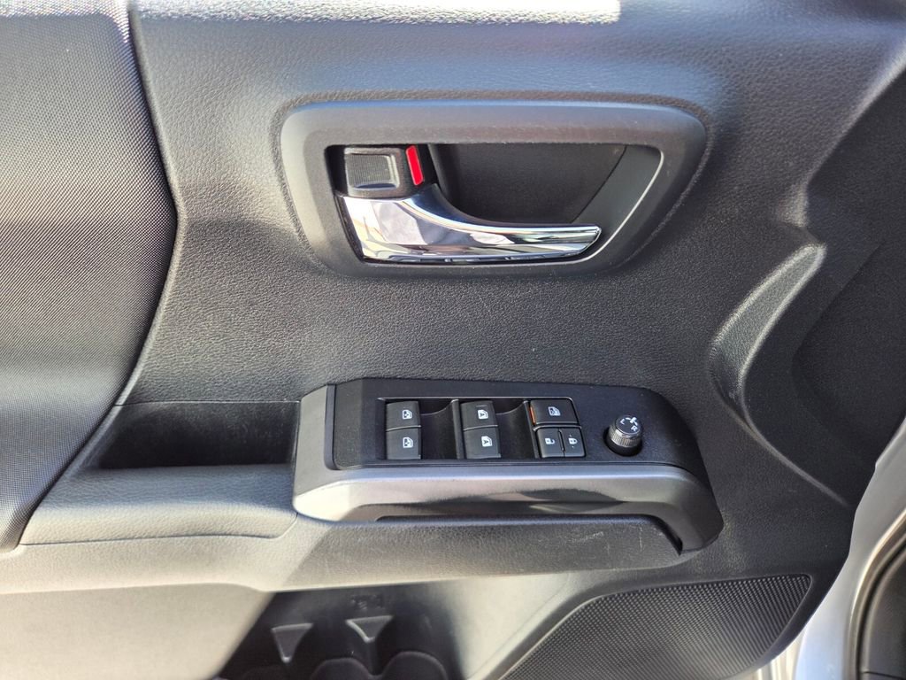 Used 2020 Toyota Tacoma TRD Off-Road AWD/4WD image 47