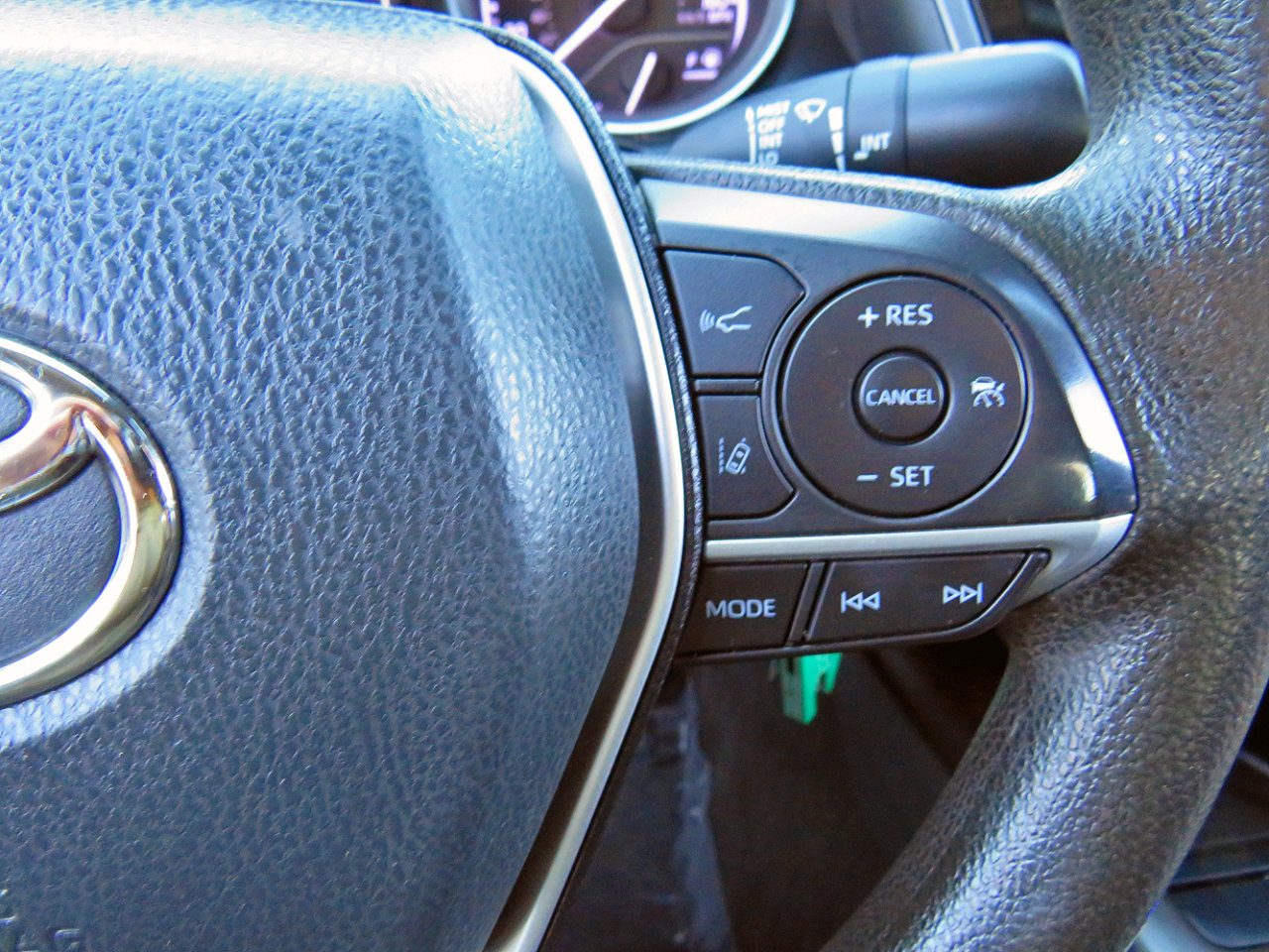 Used 2021 Toyota Camry LE image 21