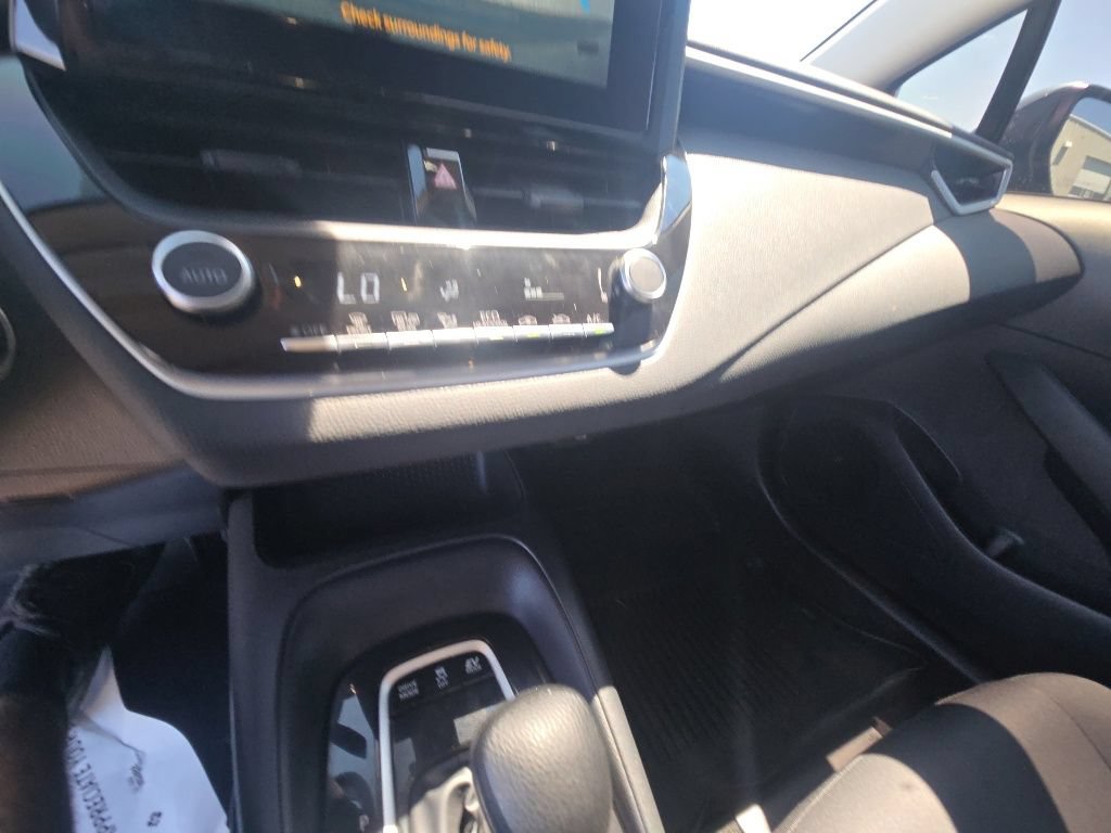 Used 2024 Toyota Corolla LE w/ LE Convenience Package FWD image 20