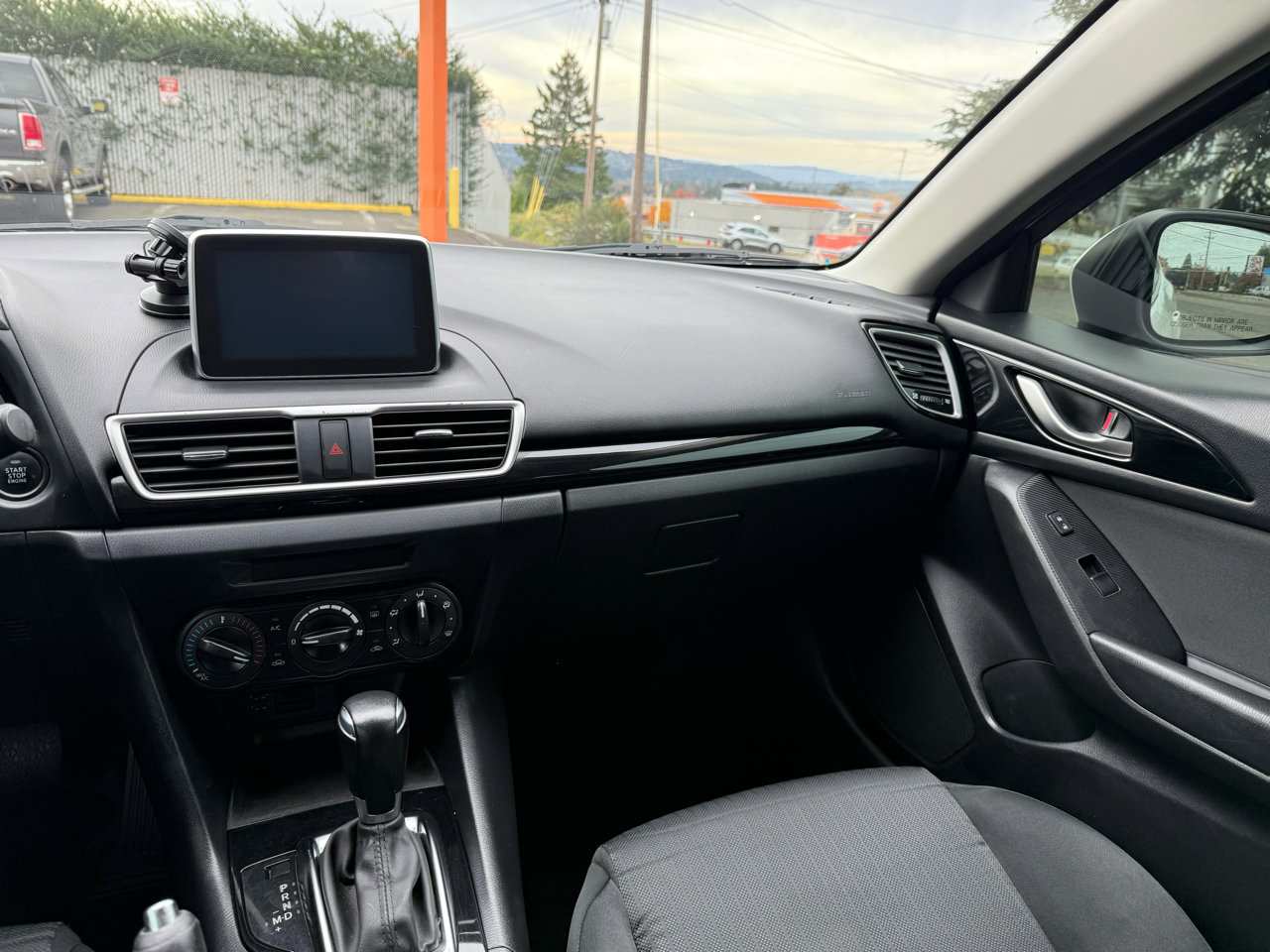 Used 2015 MAZDA MAZDA3 i Sport image 17