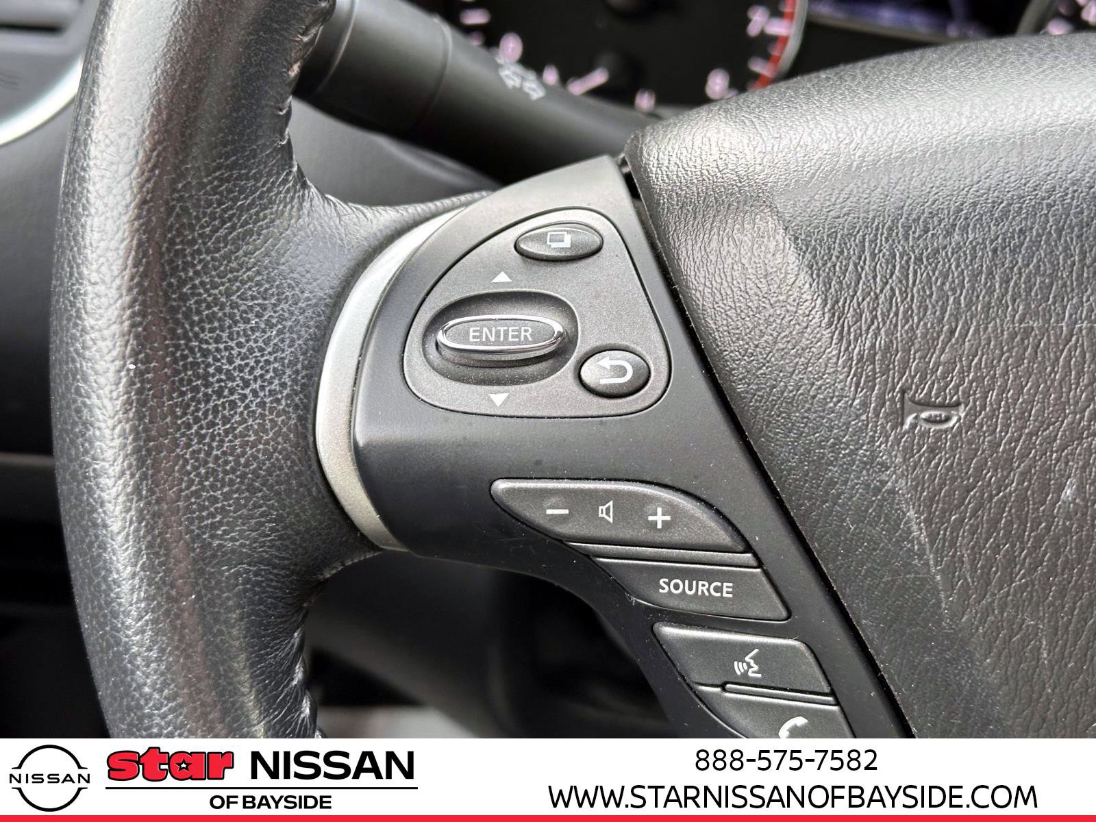 Used 2019 Nissan Pathfinder SV image 24