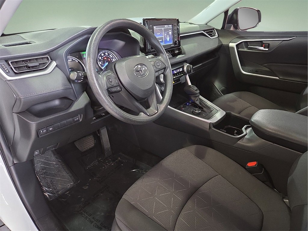 Used 2022 Toyota RAV4 XLE image 18