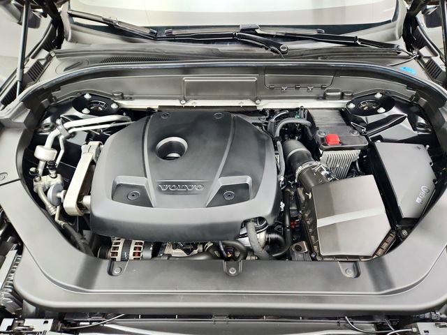 Used 2019 Volvo XC60 T5 Momentum w/ Premium Package image 24