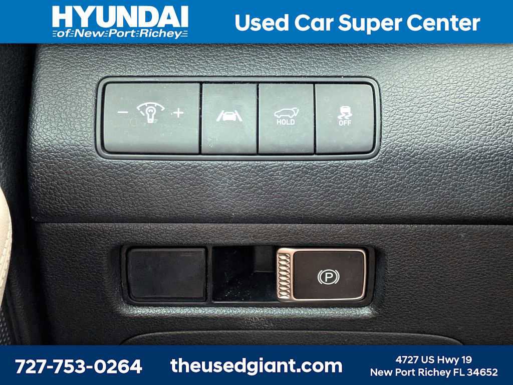 Used 2023 Hyundai Santa Fe SEL FWD image 31