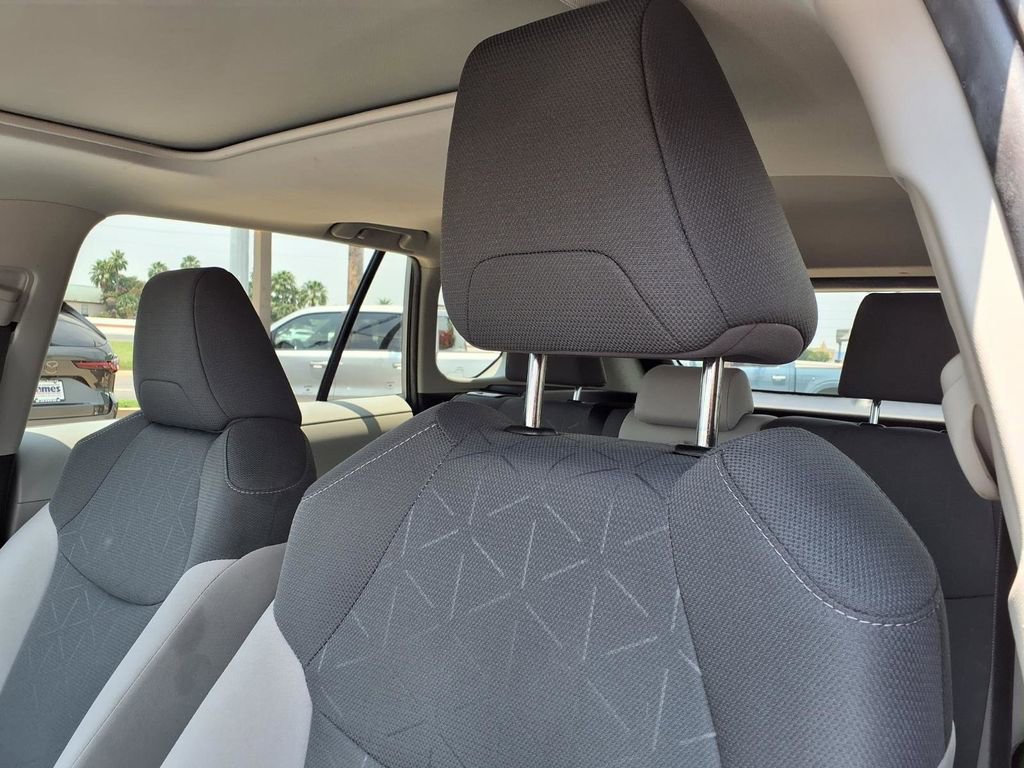 Used 2024 Toyota RAV4 XLE w/ Convenience Package FWD image 18