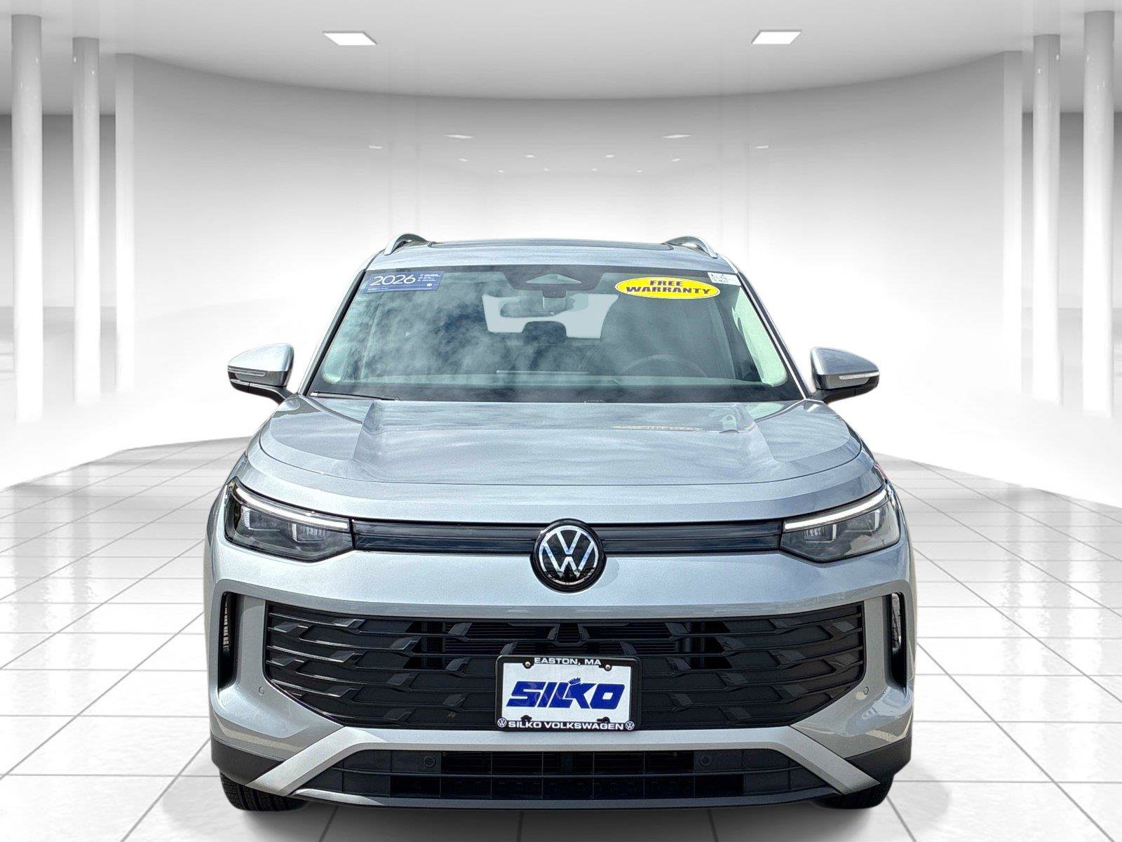 Certified 2026 Volkswagen Tiguan SE w/ Panoramic Sunroof Package AWD/4WD image 2