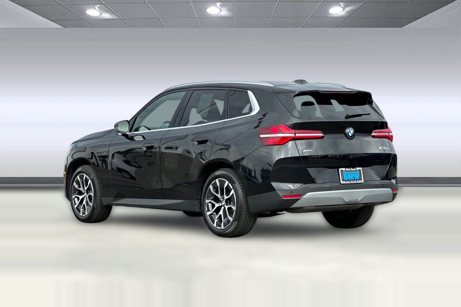 Used 2026 BMW X3 xDrive30i w/ Premium Package AWD/4WD image 3