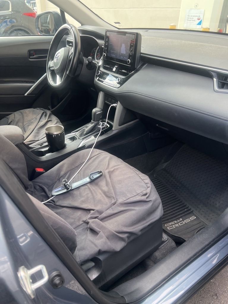 Used 2022 Toyota Corolla Cross LE image 8