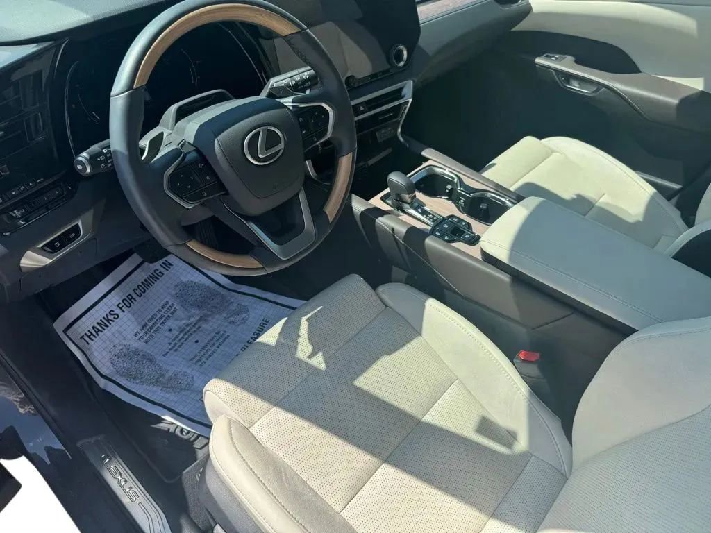 Used 2024 Lexus RX 350 AWD w/ Convenience Package image 10
