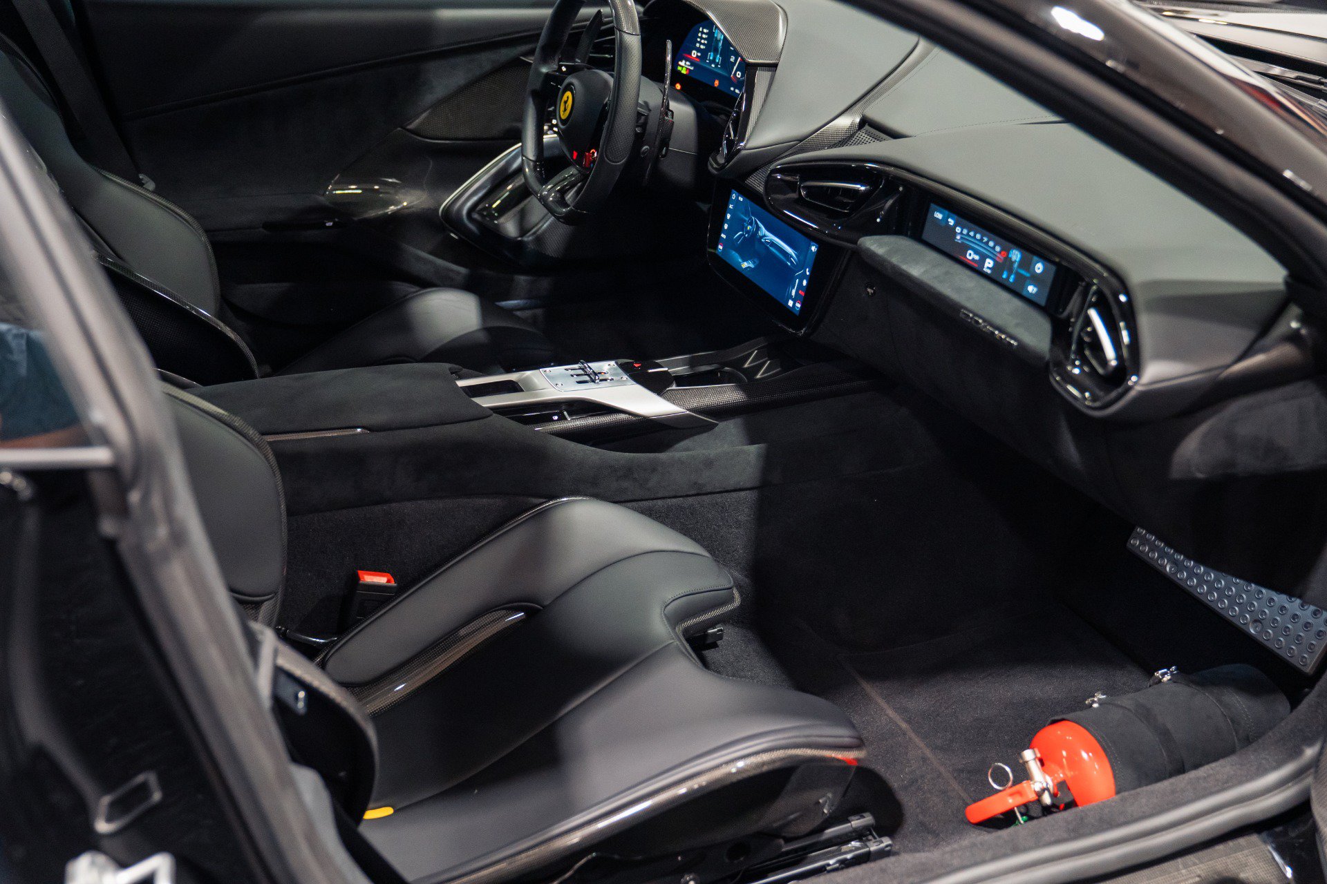 Used 2025 Ferrari 12Cilindri RWD image 19