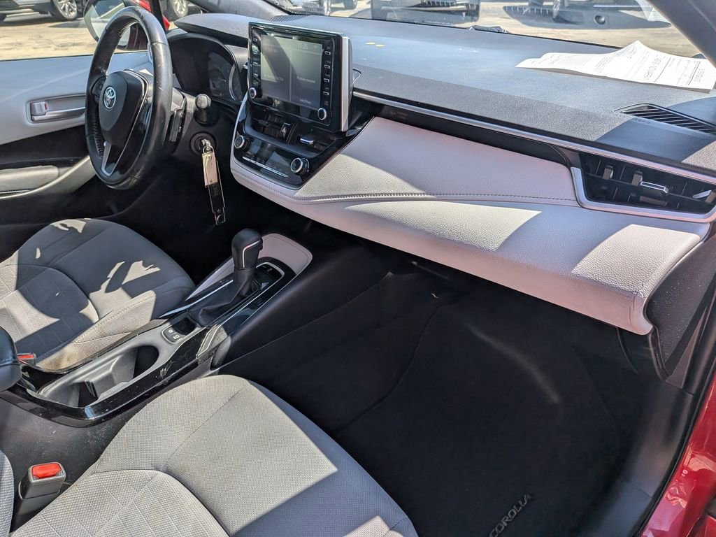 Used 2020 Toyota Corolla SE image 30