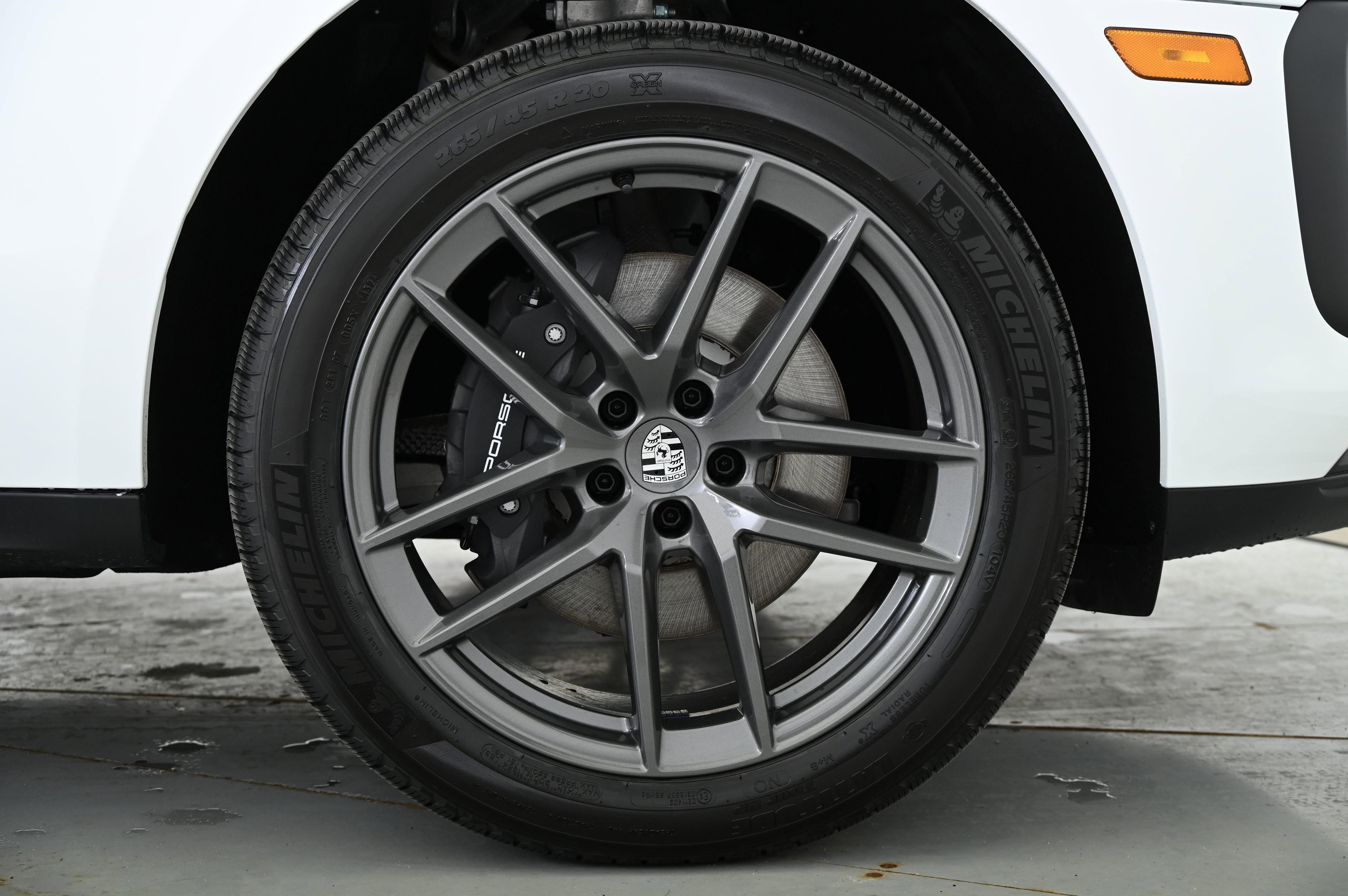 Certified 2025 Porsche Macan image 18