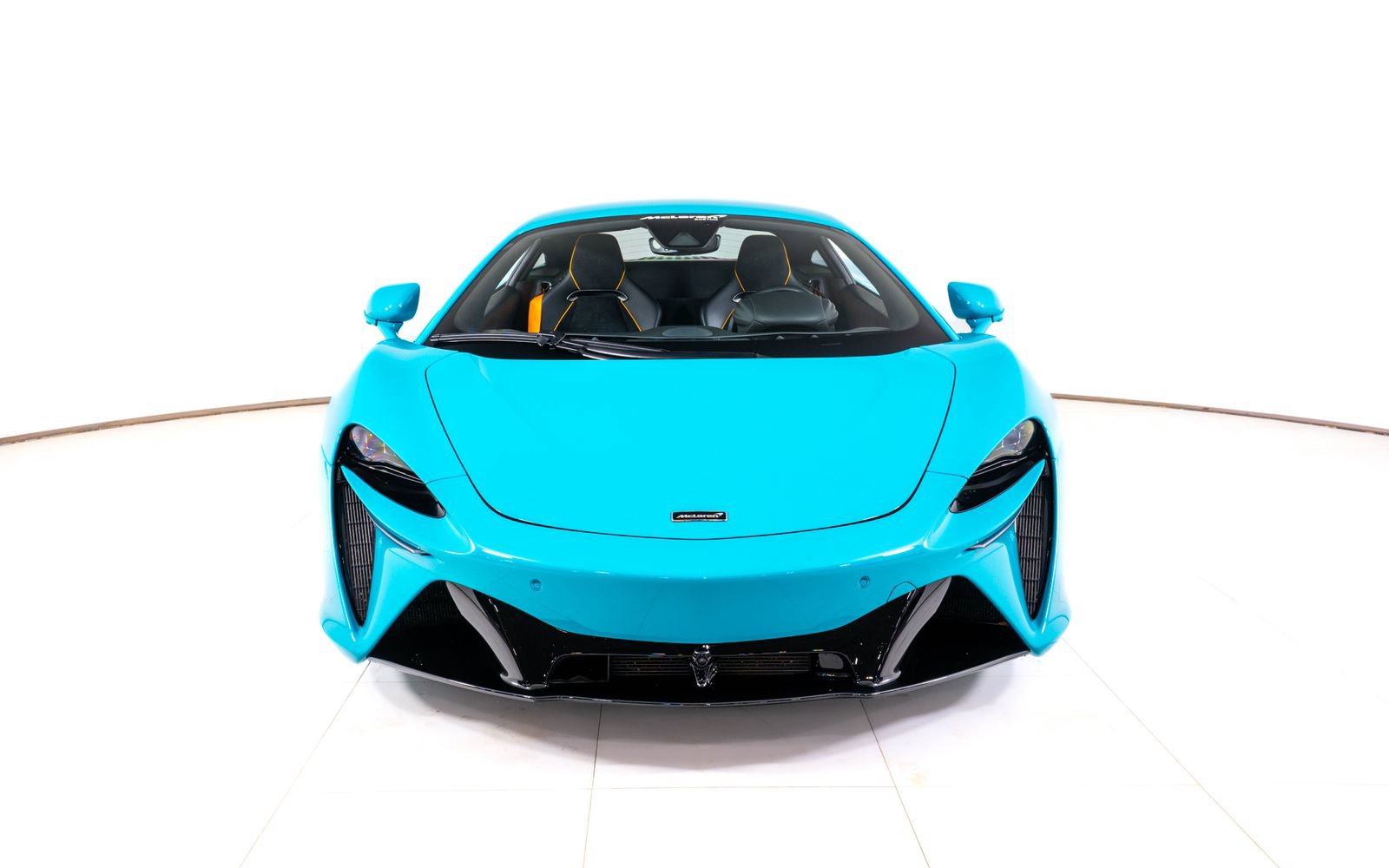 Used 2023 McLaren Artura RWD image 8