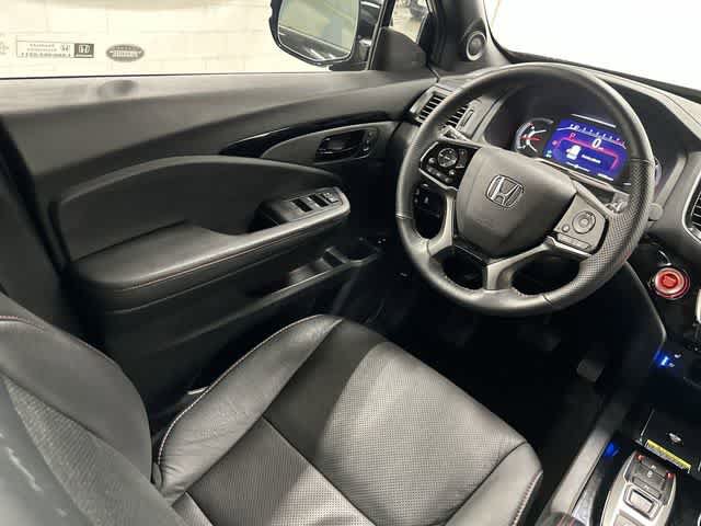 Certified 2025 Honda Passport Black Edition image 12