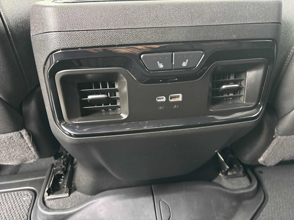 Used 2025 GMC Sierra 2500 AT4 AWD/4WD image 17