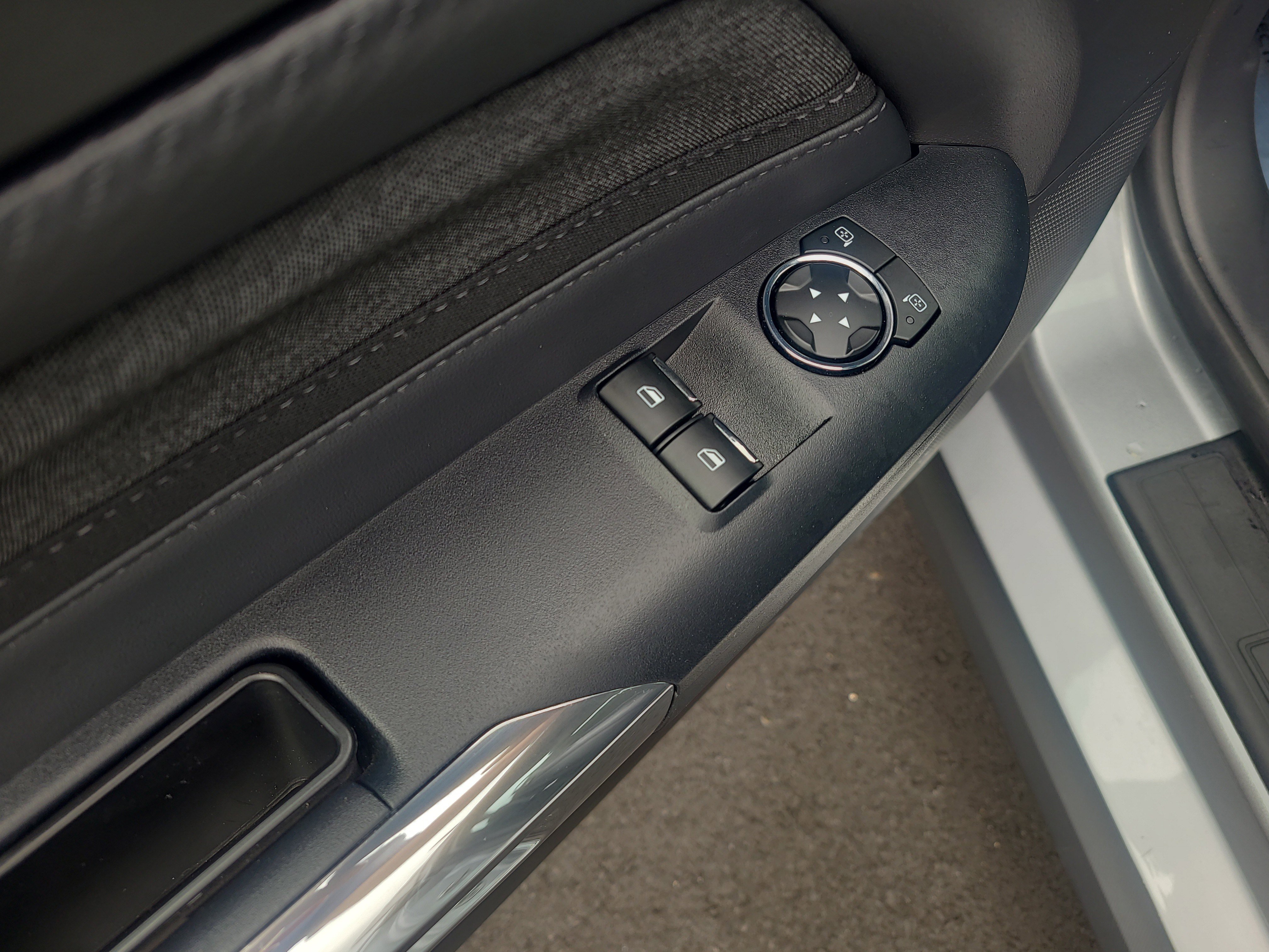 Used 2025 Ford Mustang Coupe image 14