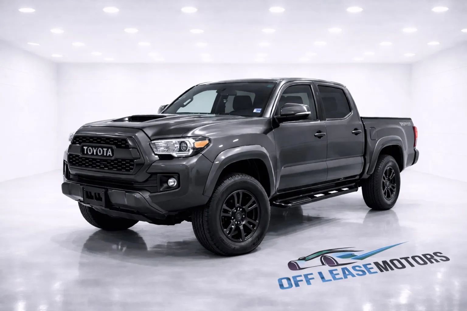 Used 2017 Toyota Tacoma SR5 image 2