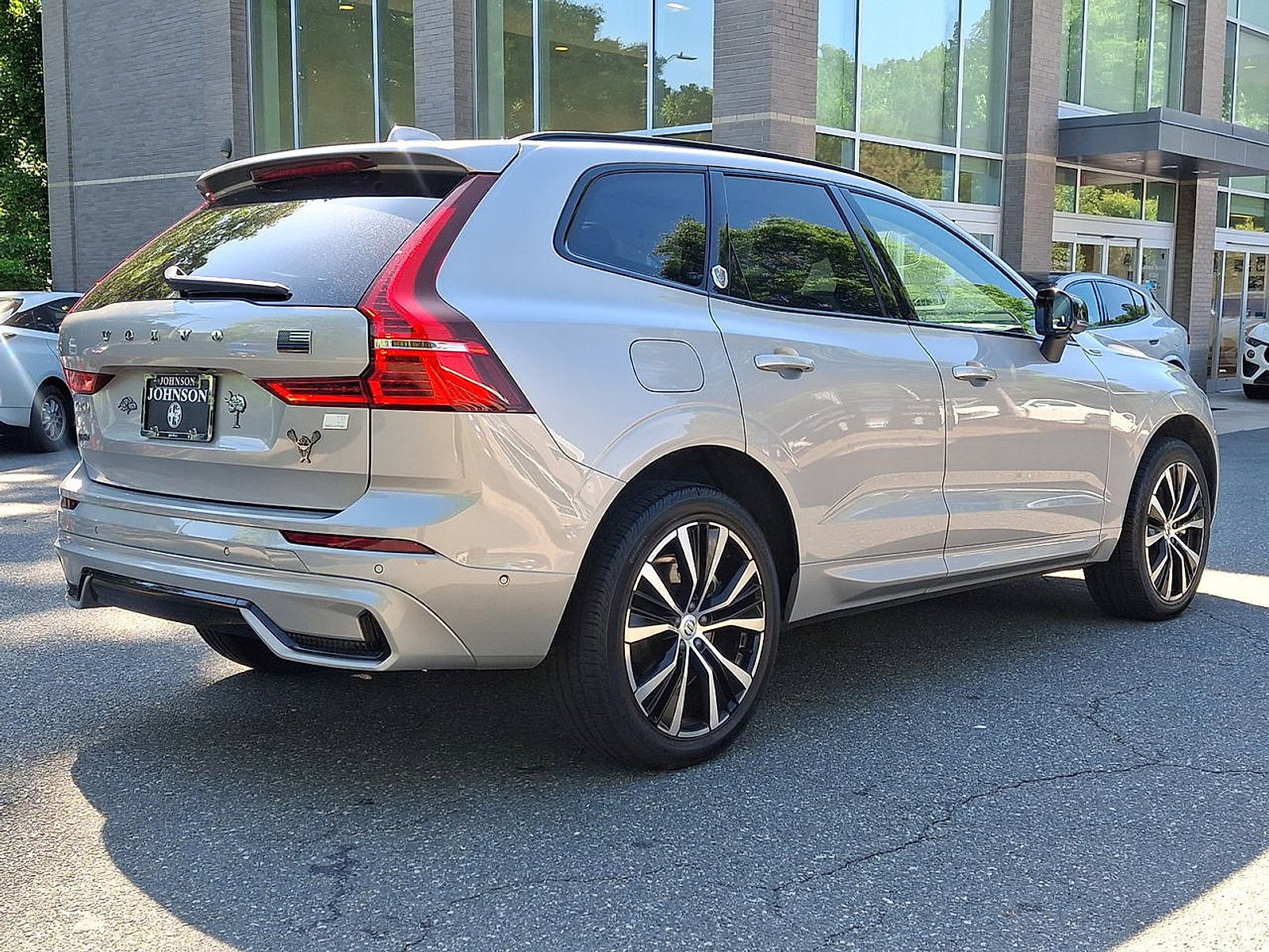 Used 2023 Volvo XC60 T8 Ultimate w/ Climate Package AWD/4WD image 24