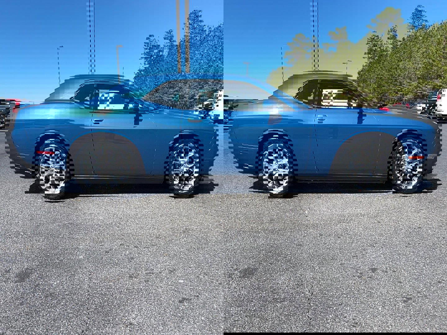 Used 2022 Dodge Challenger GT image 4