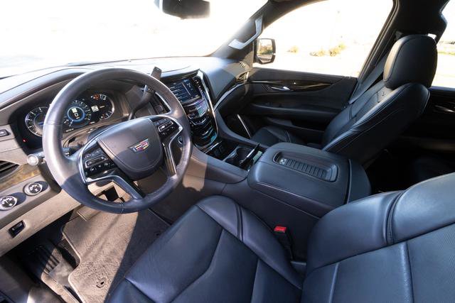 Used 2020 Cadillac Escalade Platinum image 23