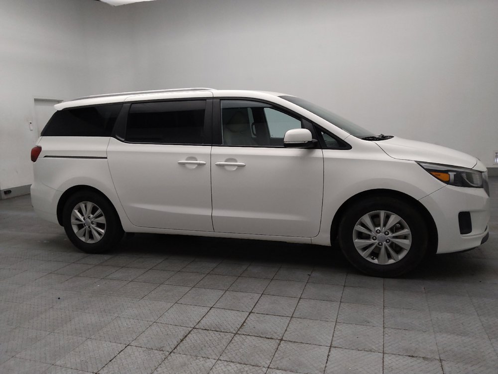Used 2016 Kia Sedona LX w/ Option Group 020 FWD image 11