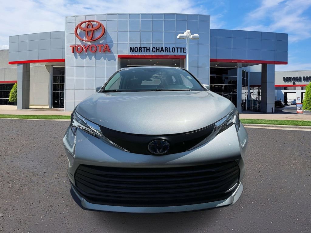 Used 2021 Toyota Sienna LE FWD image 8