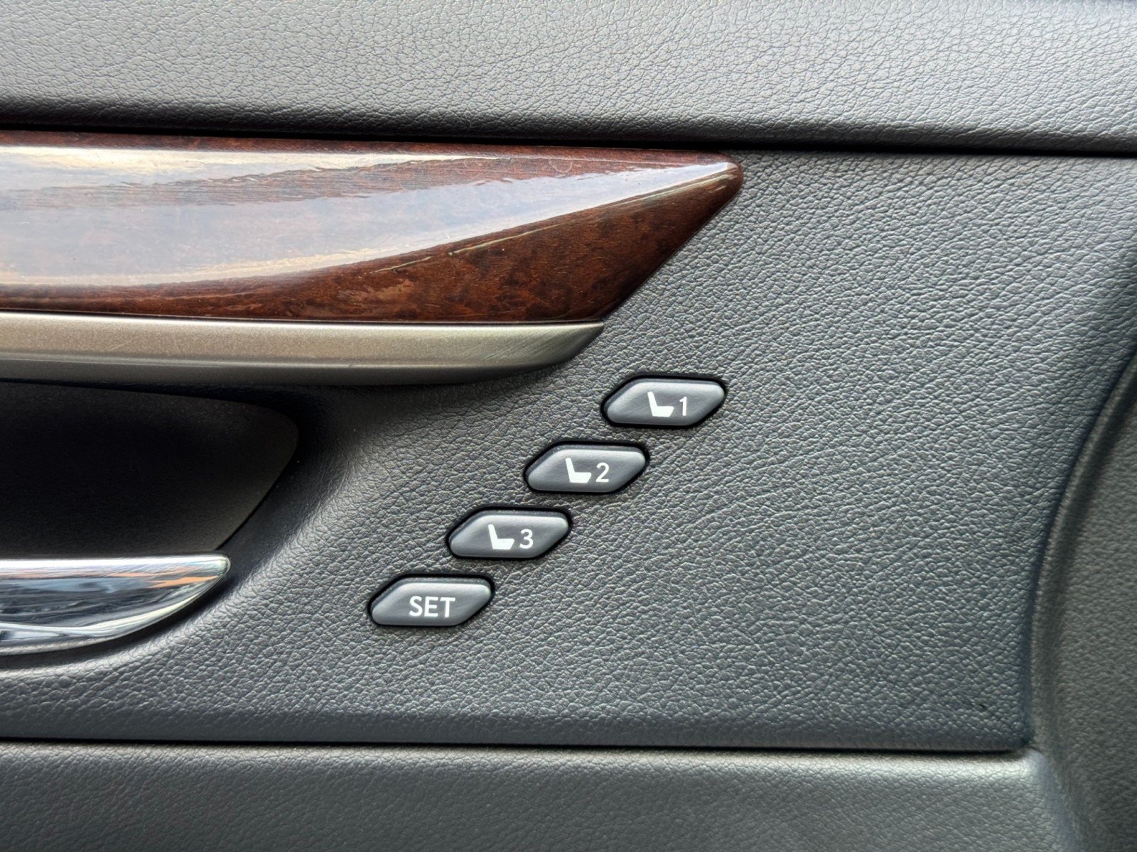 Used 2013 Lexus ES 350 w/ Luxury Pkg FWD image 17