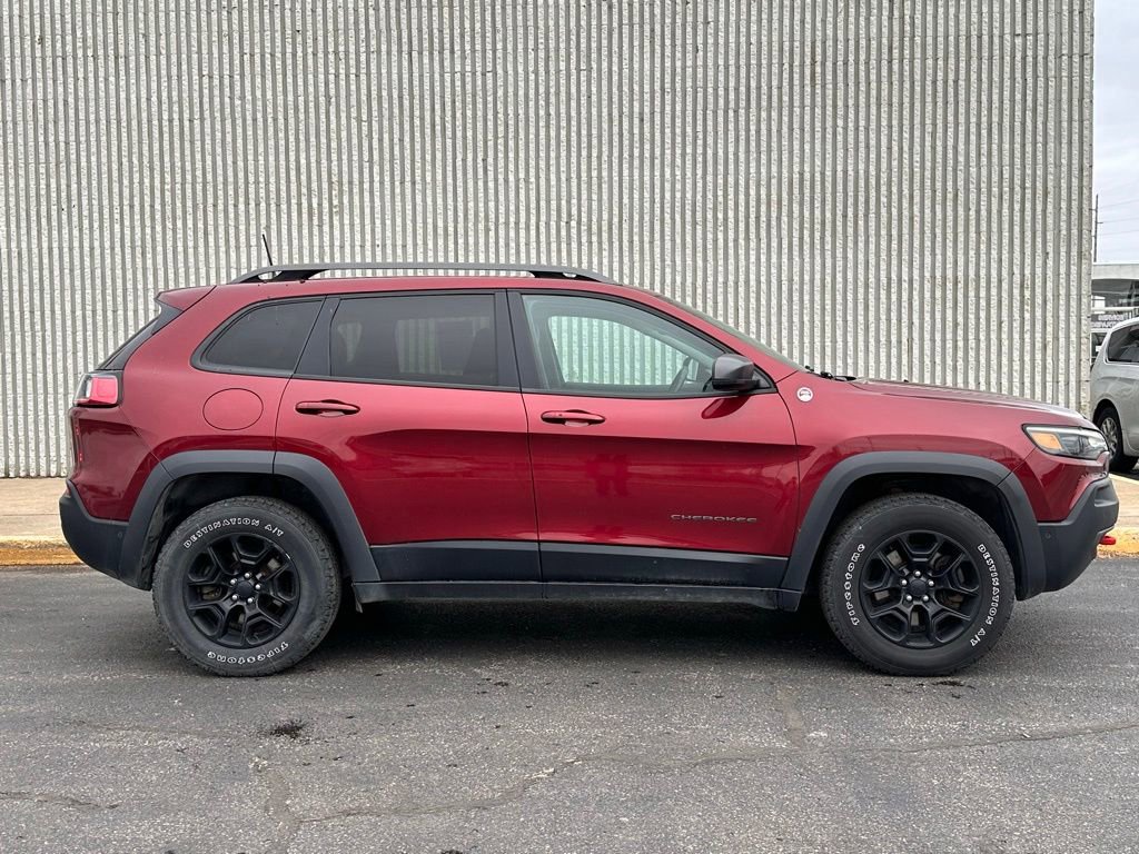 Used 2019 Jeep Cherokee Trailhawk AWD/4WD image 6