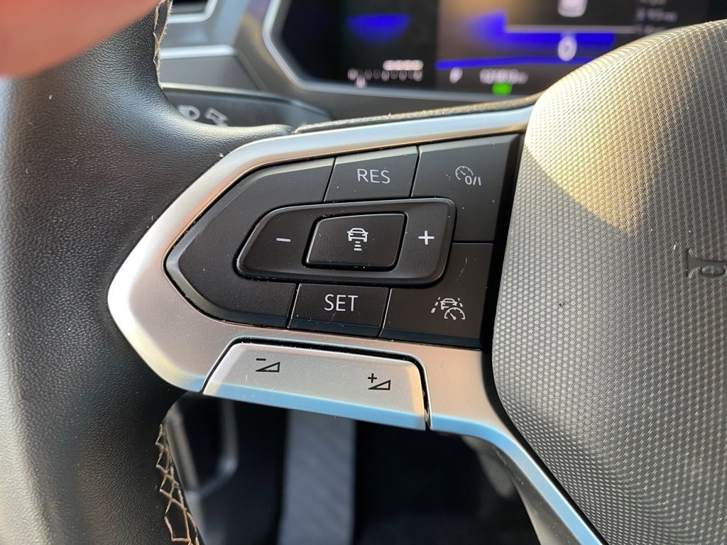 Used 2022 Volkswagen Tiguan SE image 17