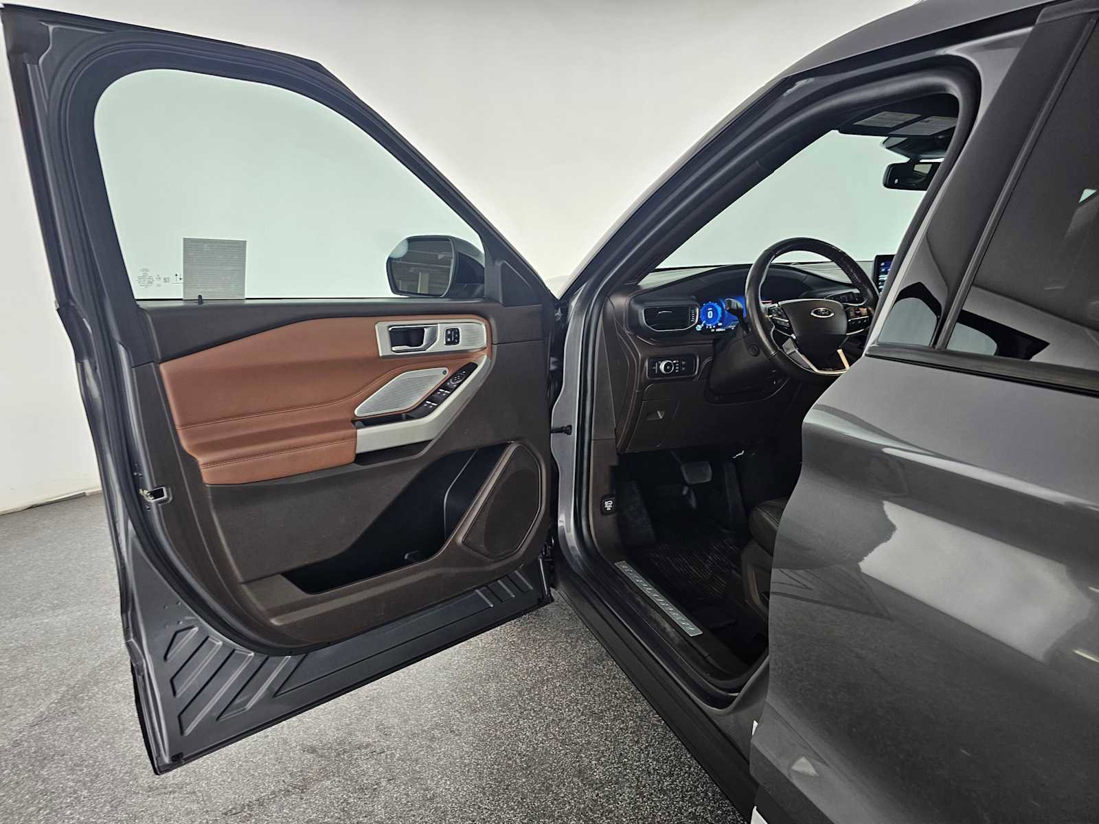 Used 2022 Ford Explorer King Ranch w/ Class IV Trailer Tow Package image 21