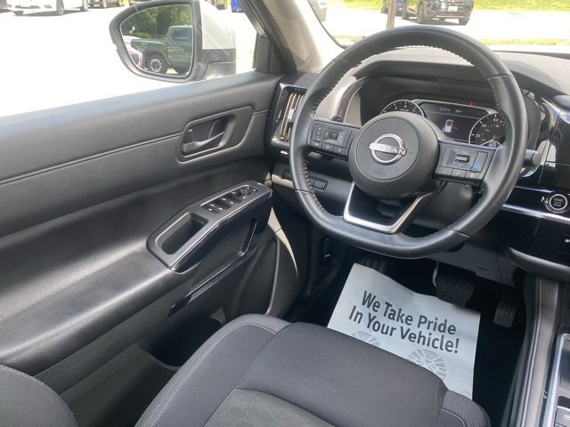 Certified 2024 Nissan Pathfinder SV image 33