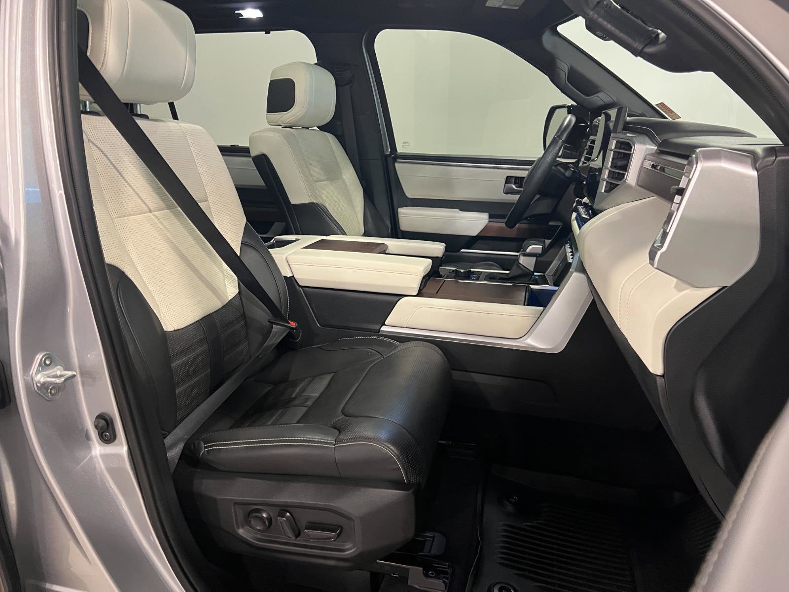 Used 2024 Toyota Sequoia Capstone image 42