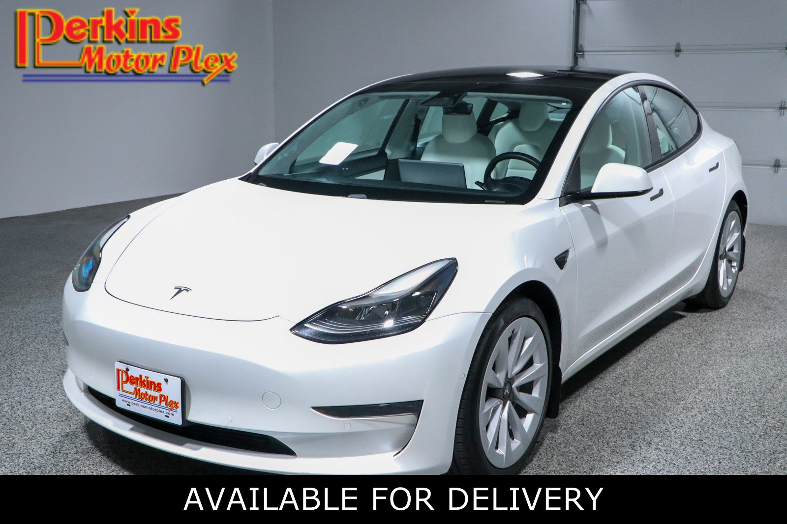 Used 2021 Tesla Model 3 Standard Range Plus RWD image 1