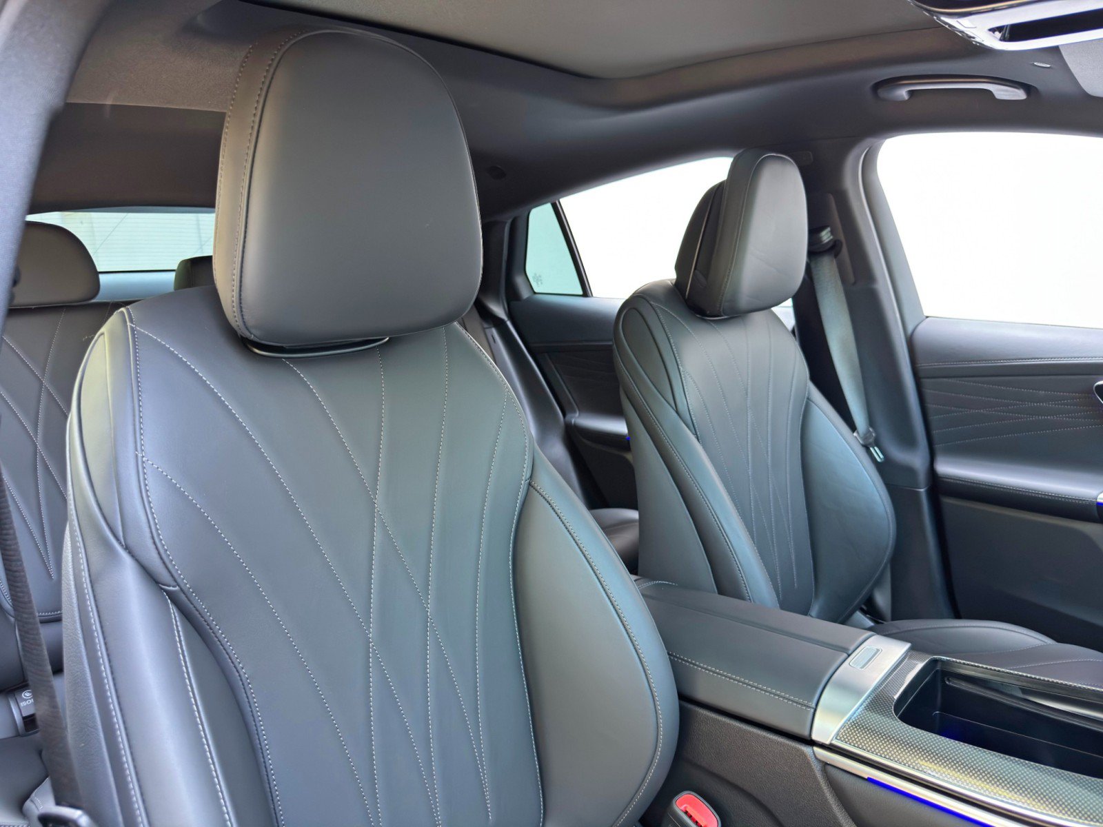 Used 2025 Mercedes-Benz GLC 63 AMG S w/ Driver Assistance Package image 43