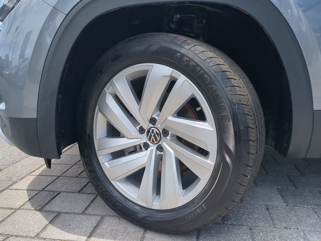 Certified 2023 Volkswagen Atlas Cross Sport SE FWD image 35