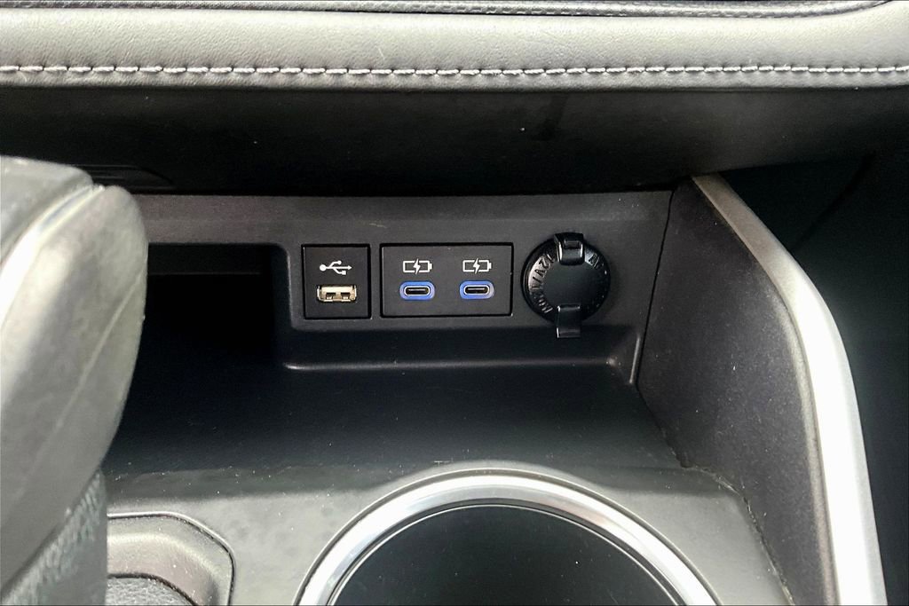 Used 2022 Toyota Highlander XLE image 16