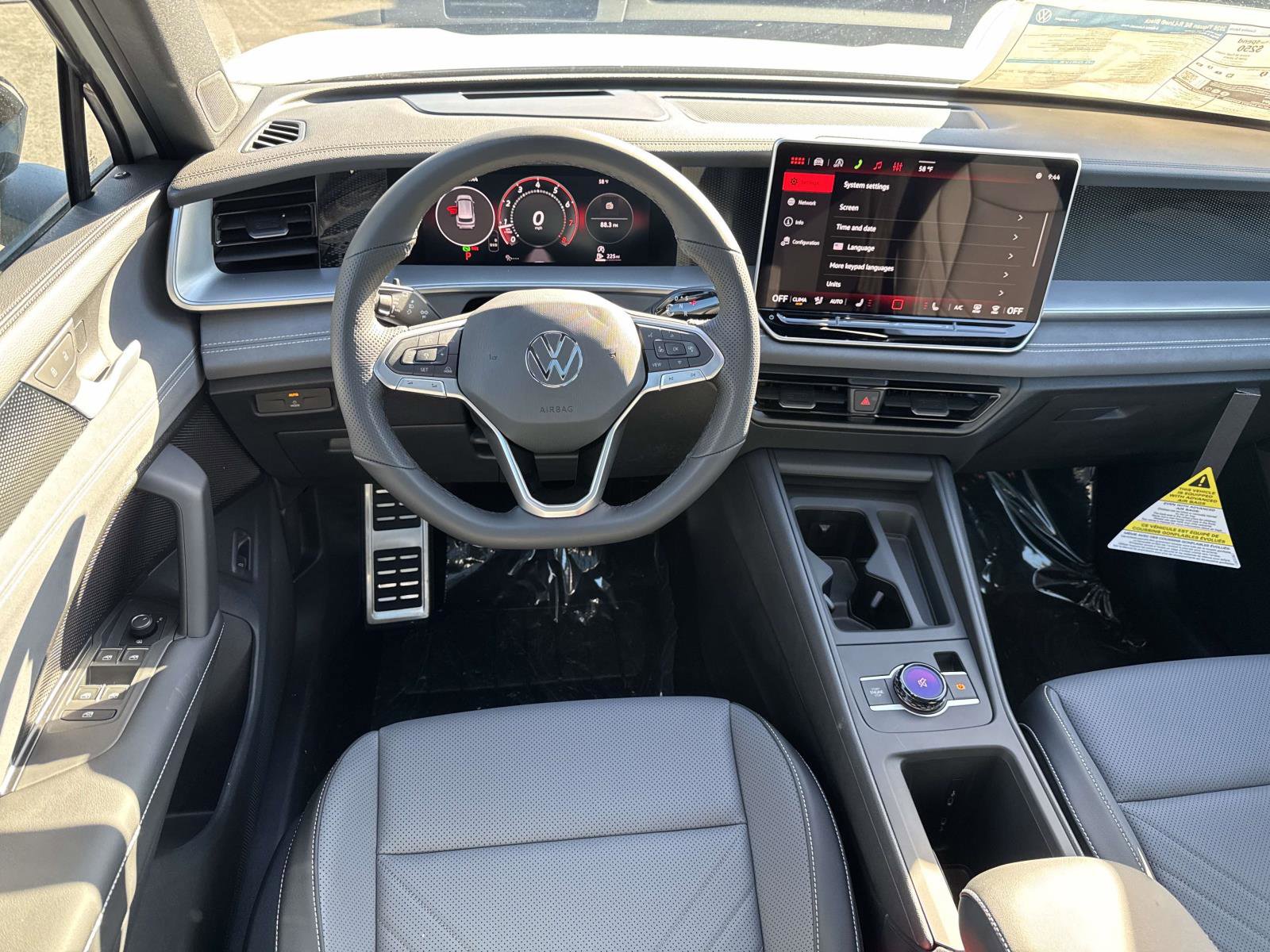 New 2026 Volkswagen Tiguan SE R-Line FWD image 8