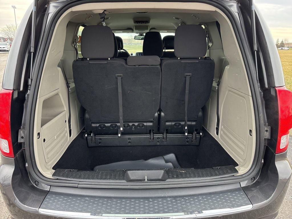 Used 2018 Dodge Grand Caravan SE w/ UConnect Hands-Free Group image 9