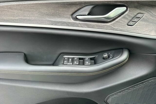 New 2026 Jeep Grand Cherokee L Limited AWD/4WD image 8