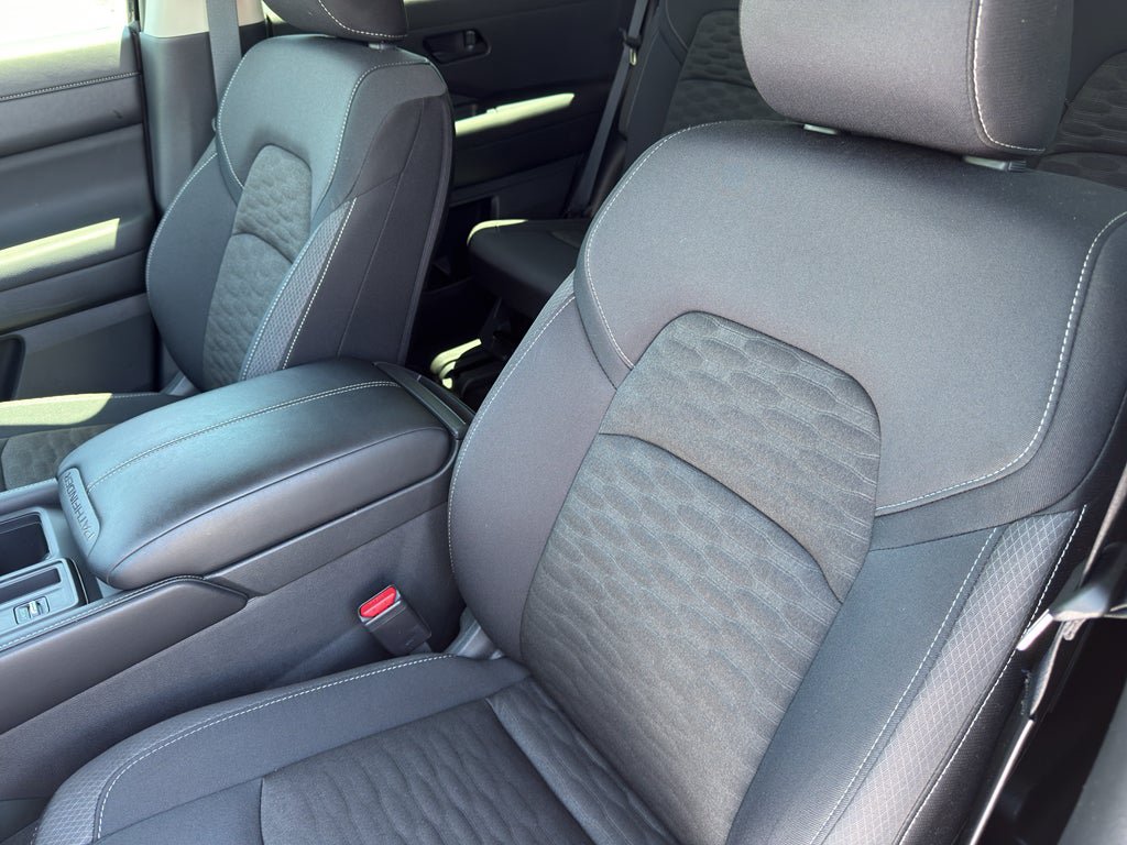 Used 2025 Nissan Pathfinder S FWD image 13