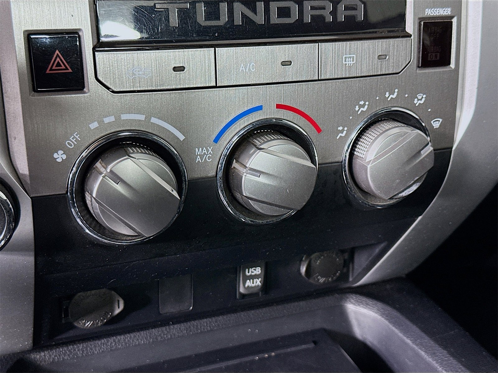 Used 2016 Toyota Tundra SR5 w/ SR5 Upgrade Package image 15